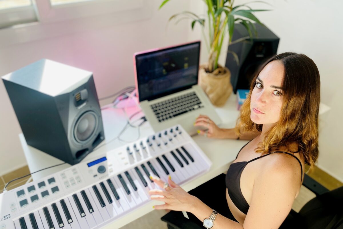 adam-audio-a7v-studio-monitors-ceri